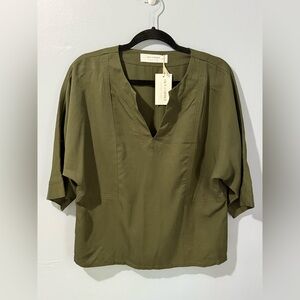 NWT Trina Turk Out of Office Olive Green Dolman Short Sleeve Blouse Sz Small